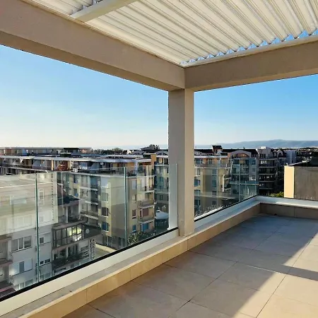 Jadore Secret Garden Panoramic Apartment